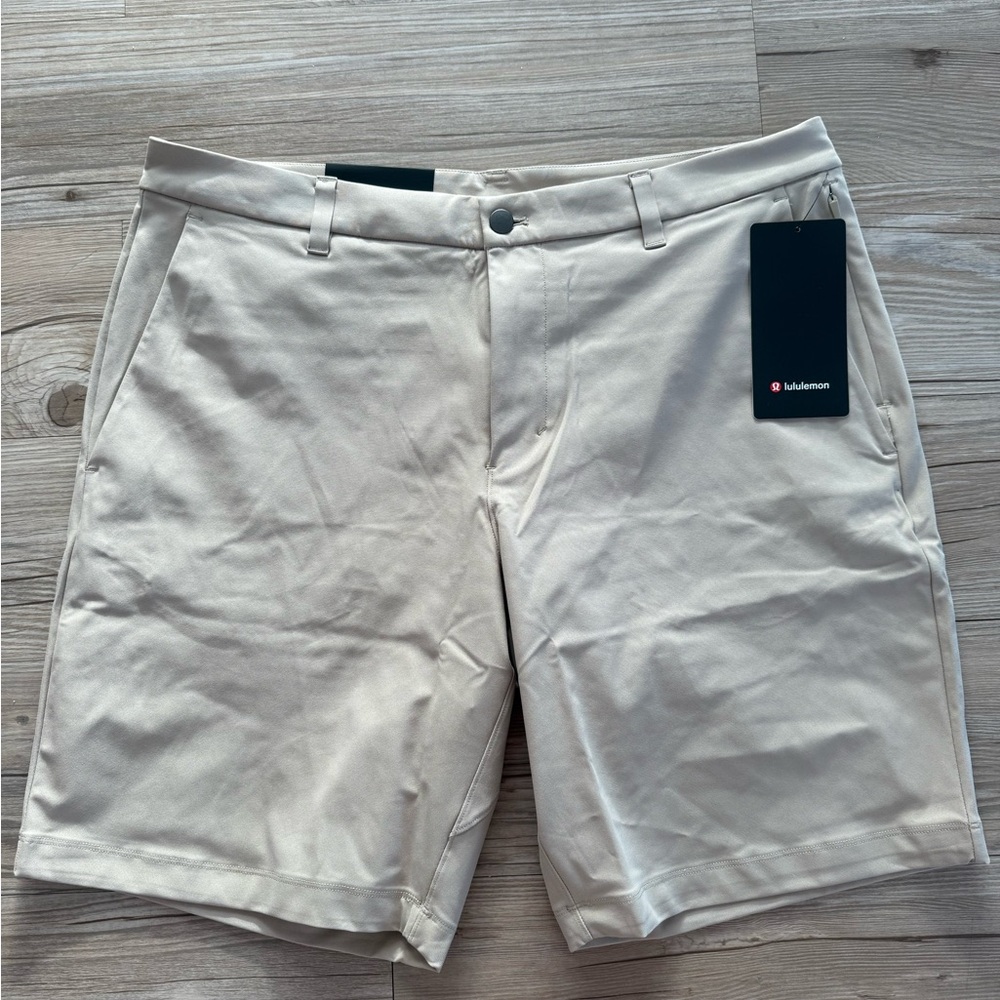 NWT Men’s Lululemon Commission Classic Fit Short 9” Warpstreme Size 36 Tan NEW